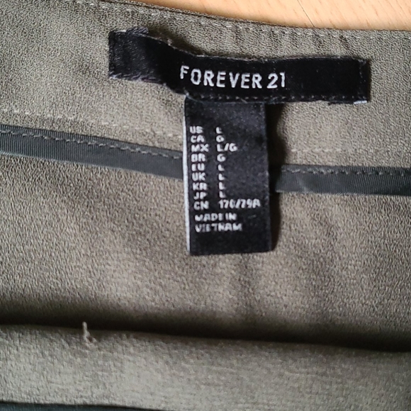 Olive wrap skirt - Picture 3 of 3